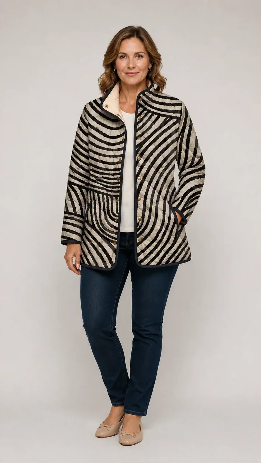 Inaya - Retro Hand-Drawn Circle Design Quilted Jacket
