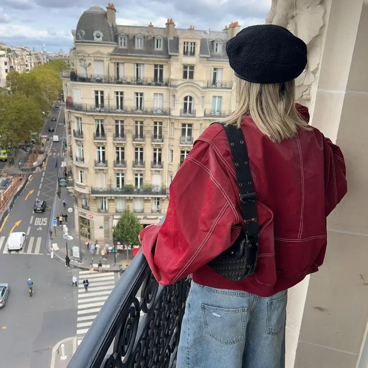 Renée - Oversized Contrast-Stitch Bomber Jacket